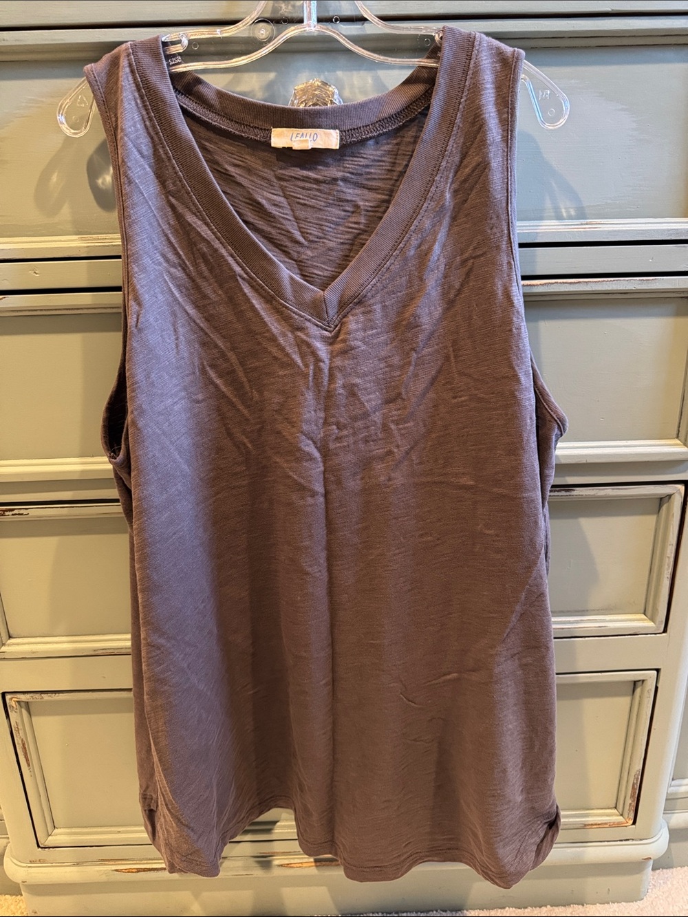 Leallo Dusty Gray V-Neck Sleeveless Tank